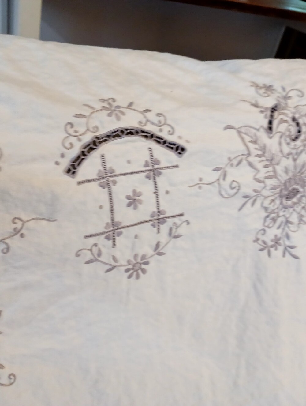 Table Cloth - Picture 3 of 4